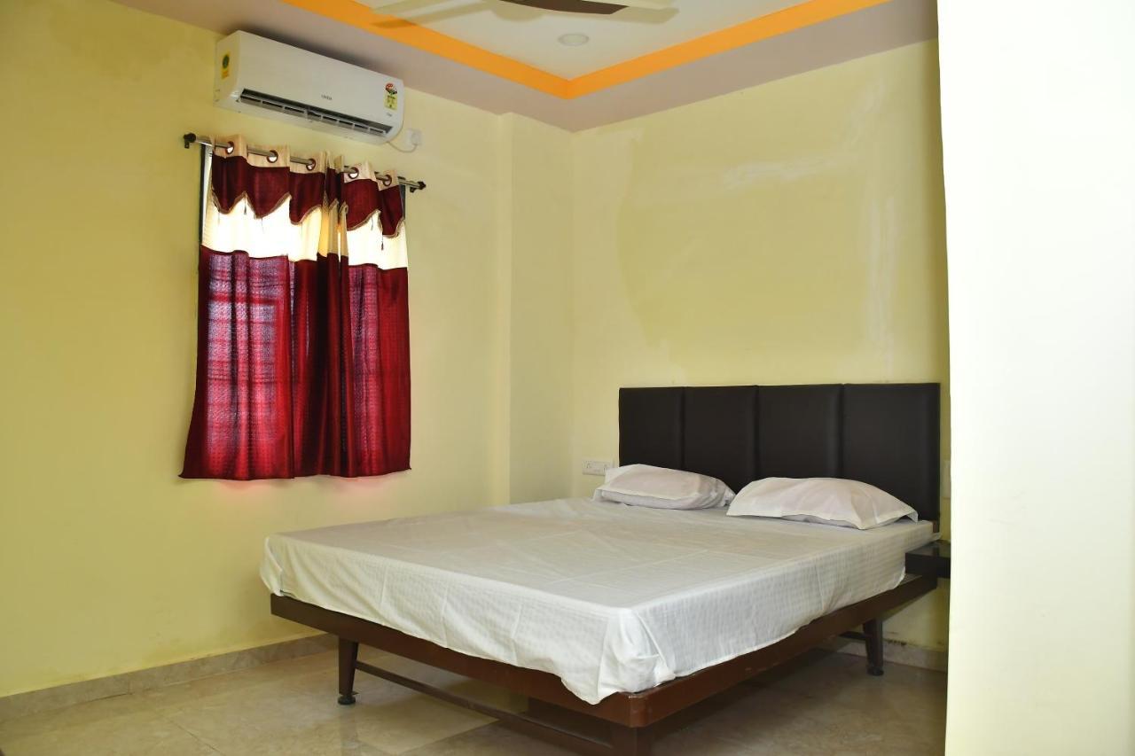 Hotel Kalika Residency Akalkot Dış mekan fotoğraf